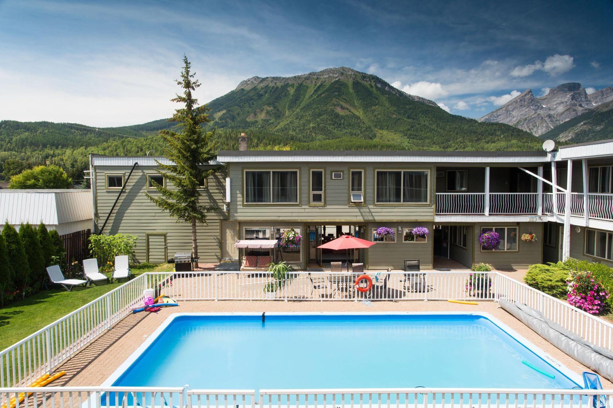 Powder Mountain Lodge Fernie Bagian luar foto